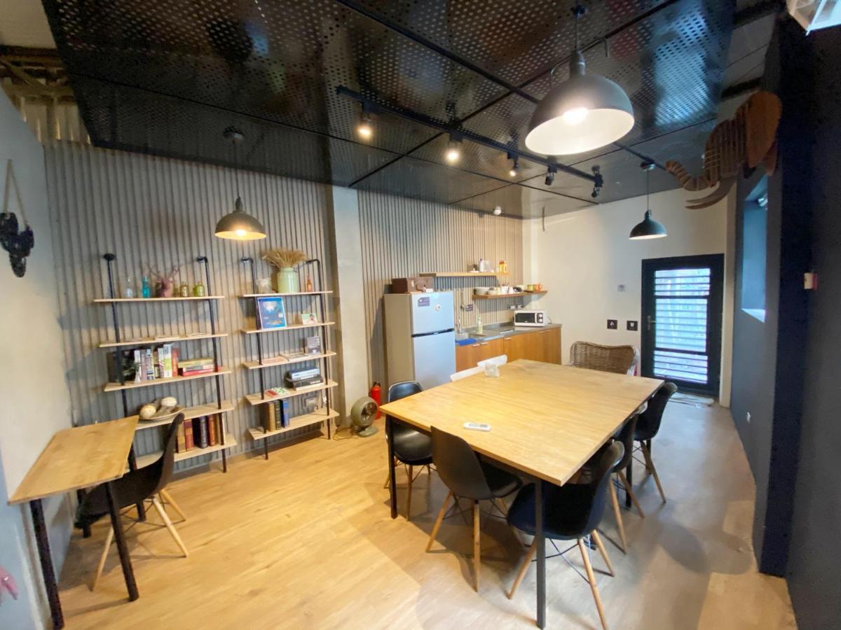 Fengjia Living Lab Hostel Taichung Exterior foto